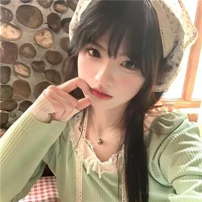 爆款漫改《社内相亲》1080P中字：替闺蜜相亲竟遇到冷面总裁？土狗最爱看！